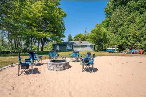 Sunny Skys Upper Peninsula Michigan Lakehouse
