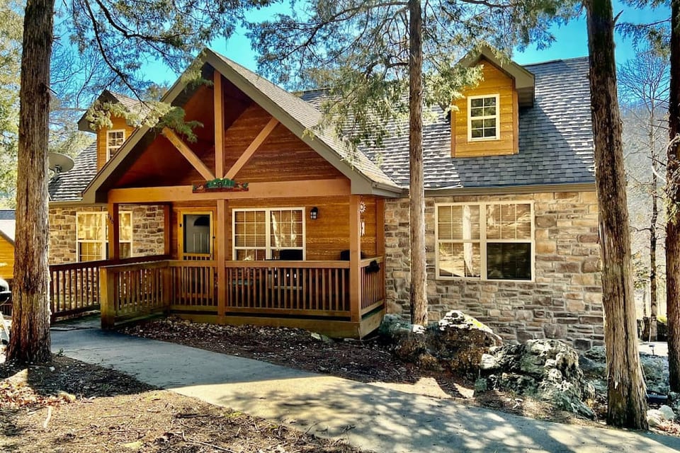 “Roark Lodge” | Sleeps 6 & 7 min to Silver Dollar City - Branson West