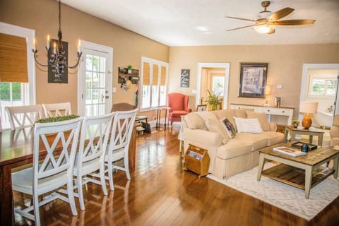 Branson’s Hidden Gem! Perfect Downtown Location!