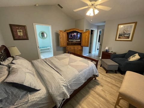 Surfers Cottage - South Jax Beach near Mayo Clinic