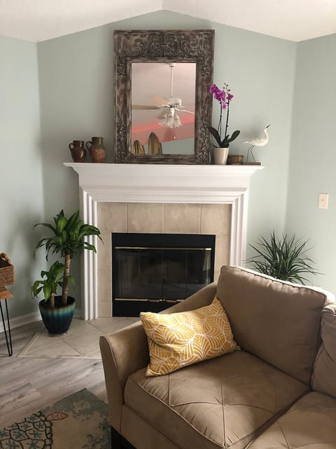 Surfers Cottage - South Jax Beach near Mayo Clinic