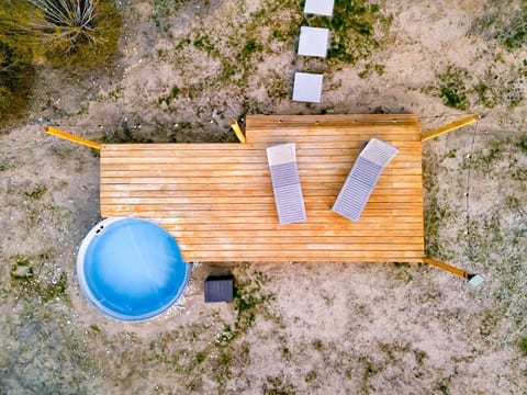 Desert Escape: Hot Tub, Cowboy Pool & Joshua Trees
