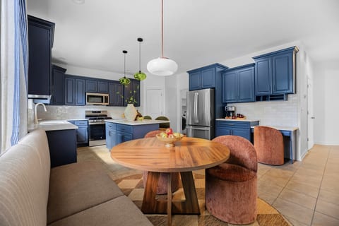 5BR Indy | Hot Tub, Close to Downtown & Lucas Oil