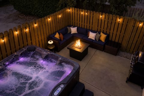 5BR Indy | Hot Tub, Close to Downtown & Lucas Oil