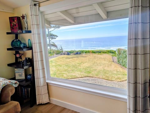 Storm and Whale-watching Oceanfront Deck & Grill image 17