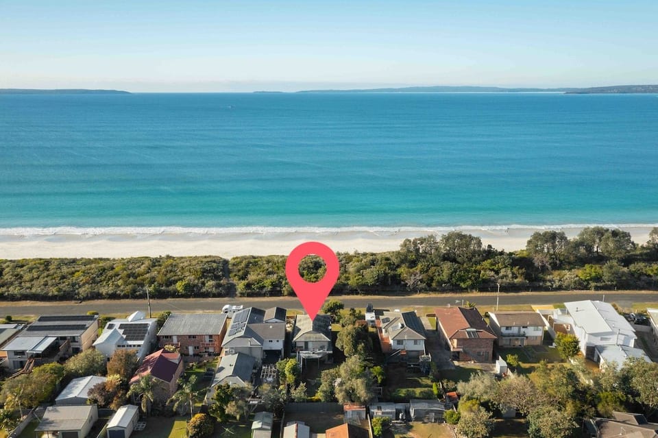 Only 50 short metres from the front door to the beach