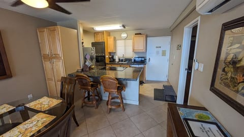 Beautiful Pacific Shores Condo, Full AC, 2BR 2BA image 3
