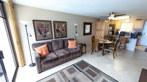 Spacious living room to relax after a long day sightseeing, snorkeling or swimming at the beach.