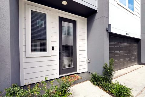 Gated 3BR w/ King Suite, 2 Car Garage & EV Charger