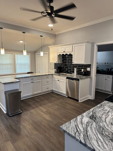Convenient, Comfortable, & Pet Friendly! image 3