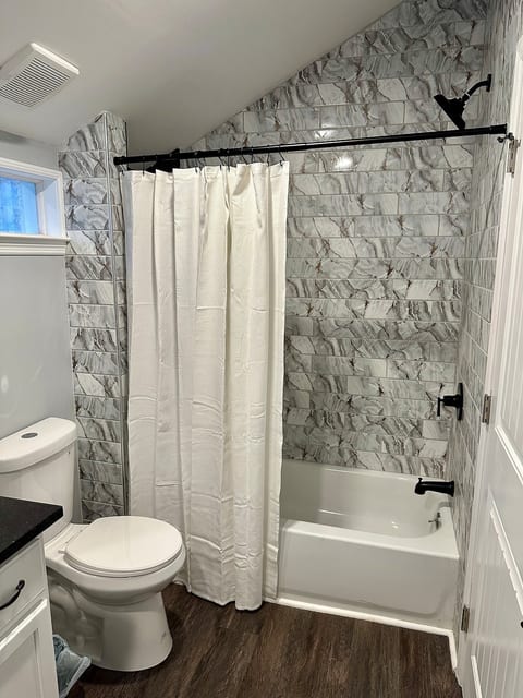 Convenient, Comfortable, & Pet Friendly! image 5