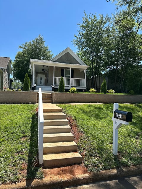 Convenient, Comfortable, & Pet Friendly! image 2