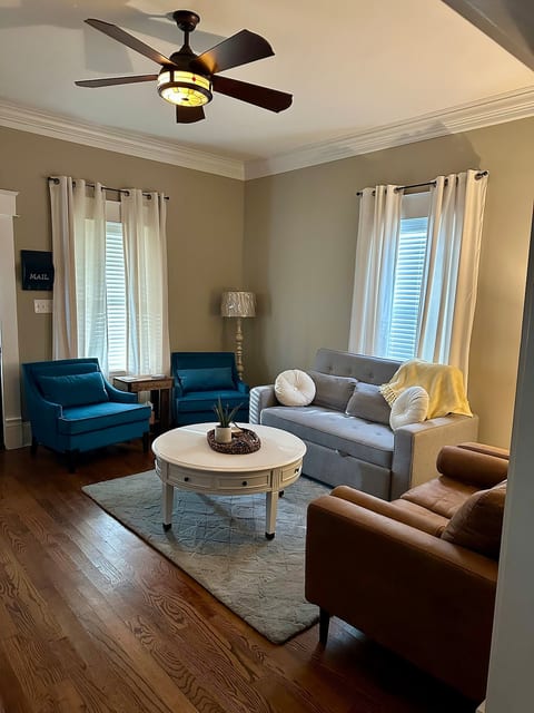Cozy residential home in Decatur. image 4