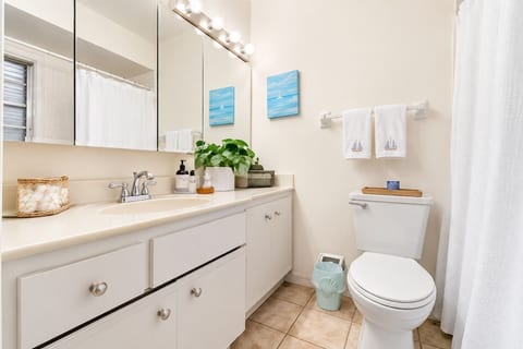 Make up towel and face wipes
shampoo, conditioner, body wash
wash clothes, bath towels
Qtips
Cotton balls