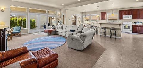 Desert Aire River View & Hot Tub | Settle & Unwind image 1
