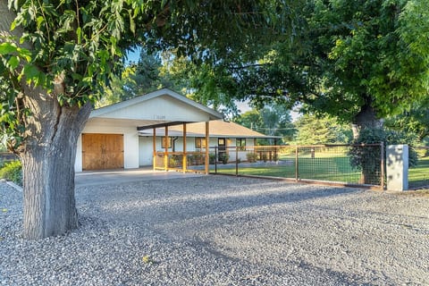 The Inspired Farmhouse