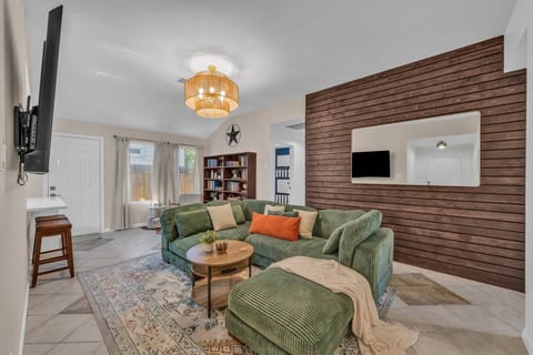 4BR, Grill & Games | 10 Min NRG, Museums, Downtown