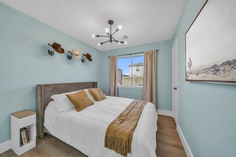 4BR, Grill & Games | 10 Min NRG, Museums, Downtown