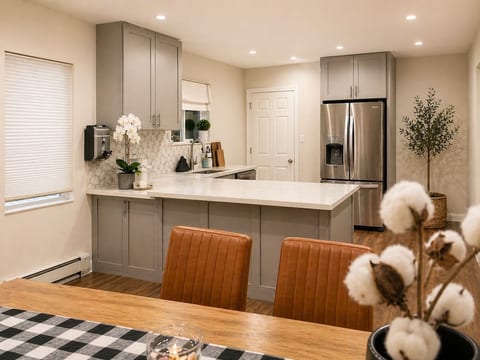2 Kitchen |Sleeps 14+| Perfect4 Groups & Families image 2