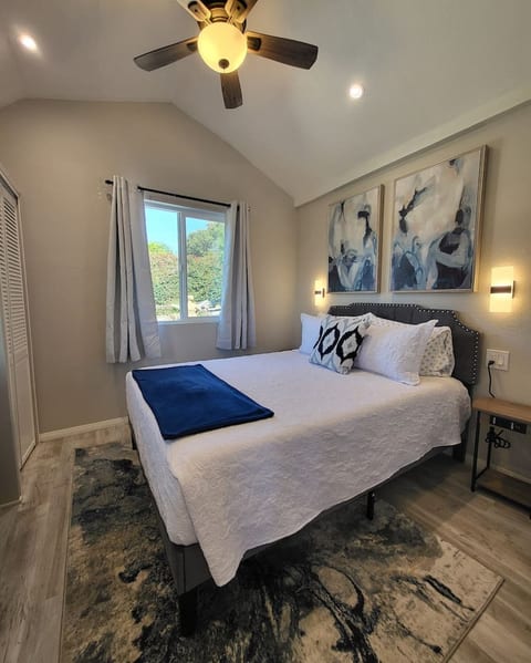 Serene Vineyard Cottage Escape