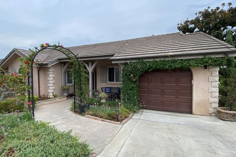 Serene Guest House on Avocado Grove and Vineyard