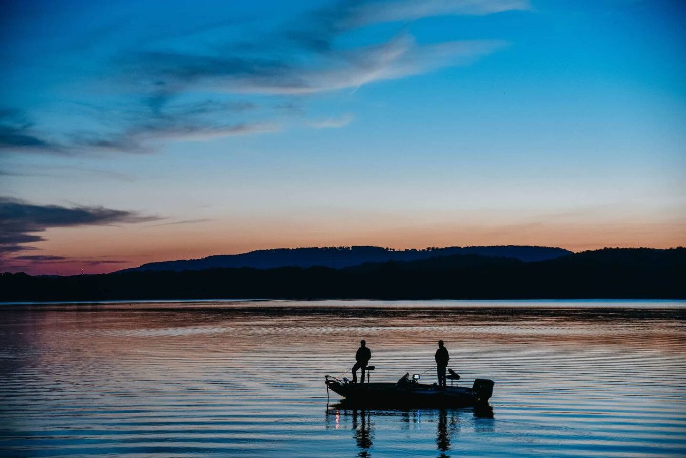 Lake Guntersville Cabin | Pet Friendly & Fenced Yard | Fire Pit | Near Boat Ramp - The Lucky Lodge