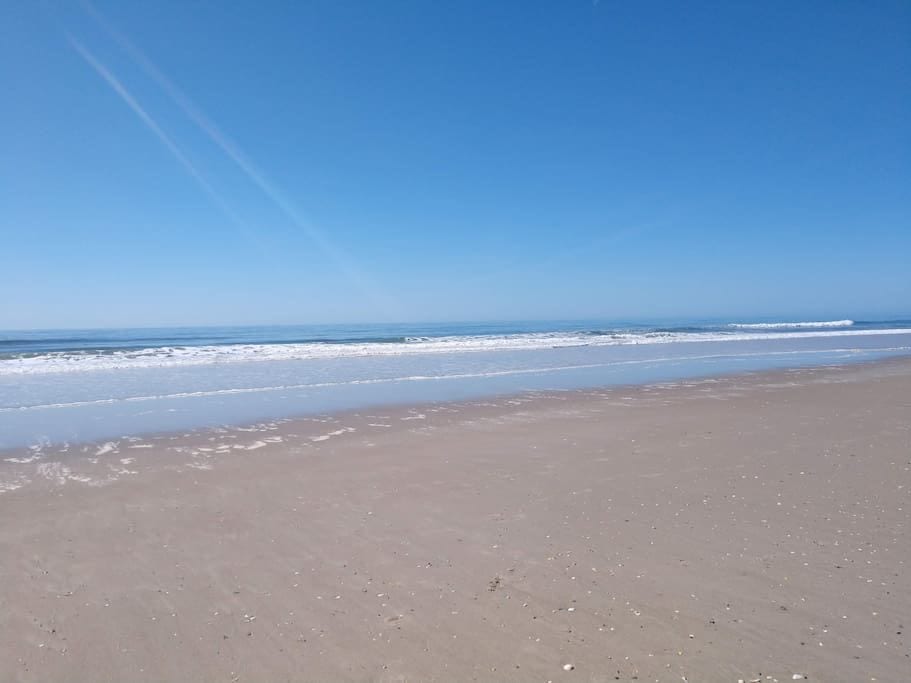 OS152 WiFi, steps to the beach, pool, w/d on-site - Atlantic Beach
