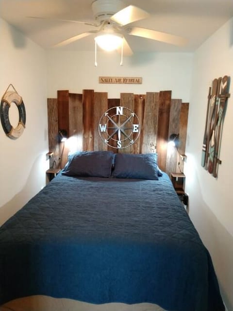 OS152 WiFi, steps to the beach, pool, w/d on-site