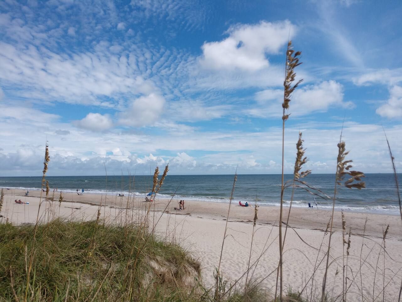 OS112 Steps to ocean, Wi-Fi, pool, w/d onsite