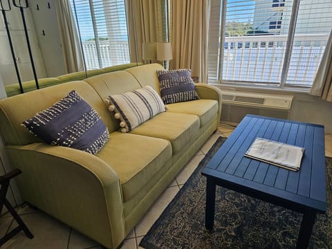 OS217 Beach Favorite Condo - fun, clean, easy.