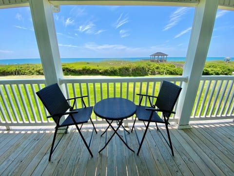 Table to set up outside on the deck during your stay. Please put it away before you leave.