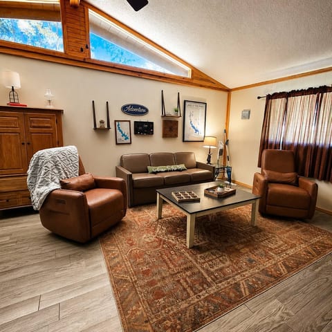 The Knotty Pine on Lake O the Pines Waterfront