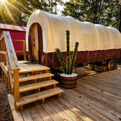 Rustic Wagon Glamping Hot Tub