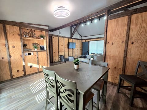 Hooky Camp Cabins at Lake Fork