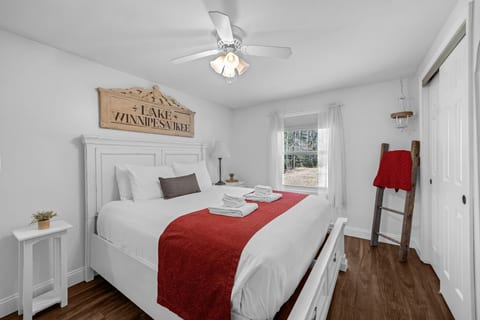 Queen Bedroom