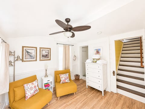 Caretakers Apartment - 1 Bedroom / 1 Bath