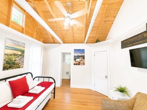 Cottage 8-9 - 2 Bdrm / 2 Bath Wolfeboro Winnipesaukee