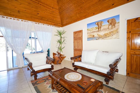 Family Villa | 3BR | Pool | Chef Incl