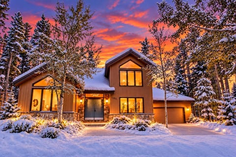 Such a beautiful home nestled in a winter wonderland and the sunsets are amazing!