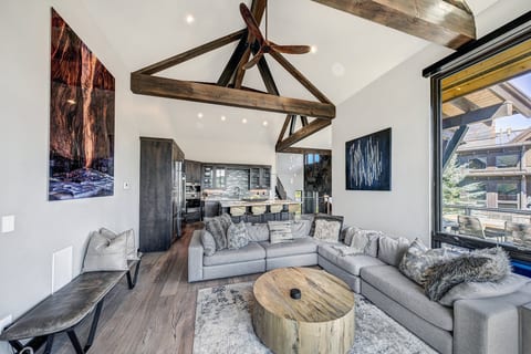 Living room open floor plan to kitchen