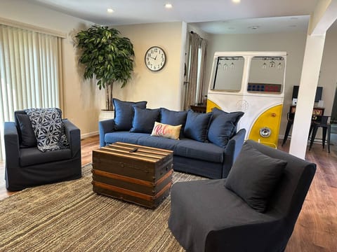 Large Family/Group | Lake House | Hot Tub | Sauna | Kayak | Fire Pit | Beach | Arcade