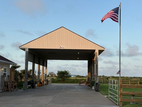 The Barefoot RV Spot - Crystal Beach