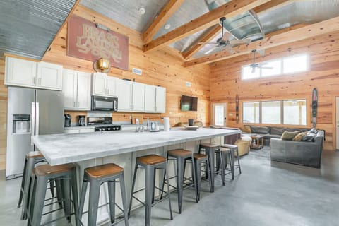 SouthernStays; HUGE; Lakefront;Sleeps20