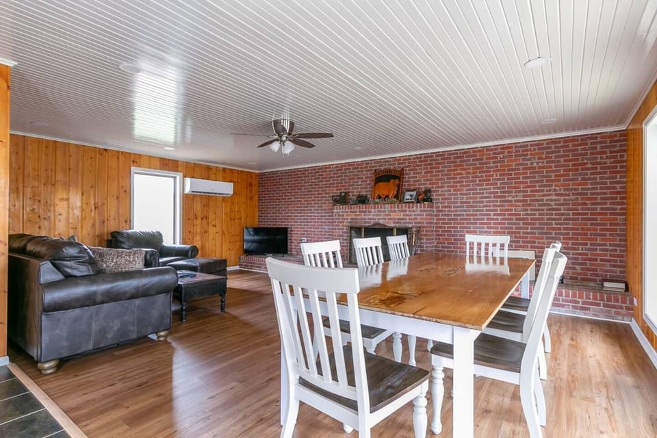 Jamison's Place | Pond | Room for Trailers - Choudrant
