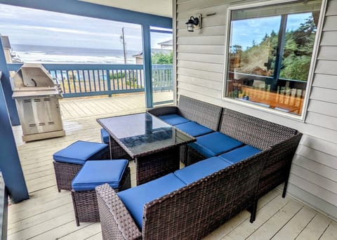 5BR w/3 Kings + Heceta’s Best Ocean Views!