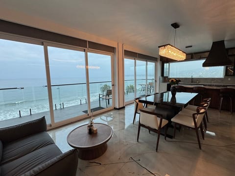 King Tritons Penthouse image 3