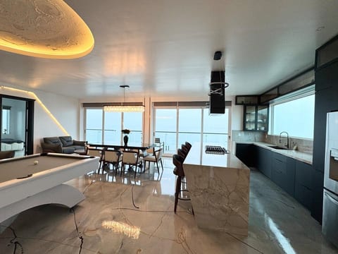 King Tritons Penthouse image 2