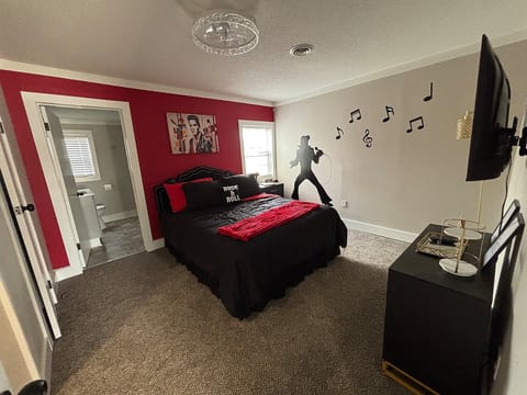 The Elvis Room - Look closely and learn some fun facts about the "King" himself
