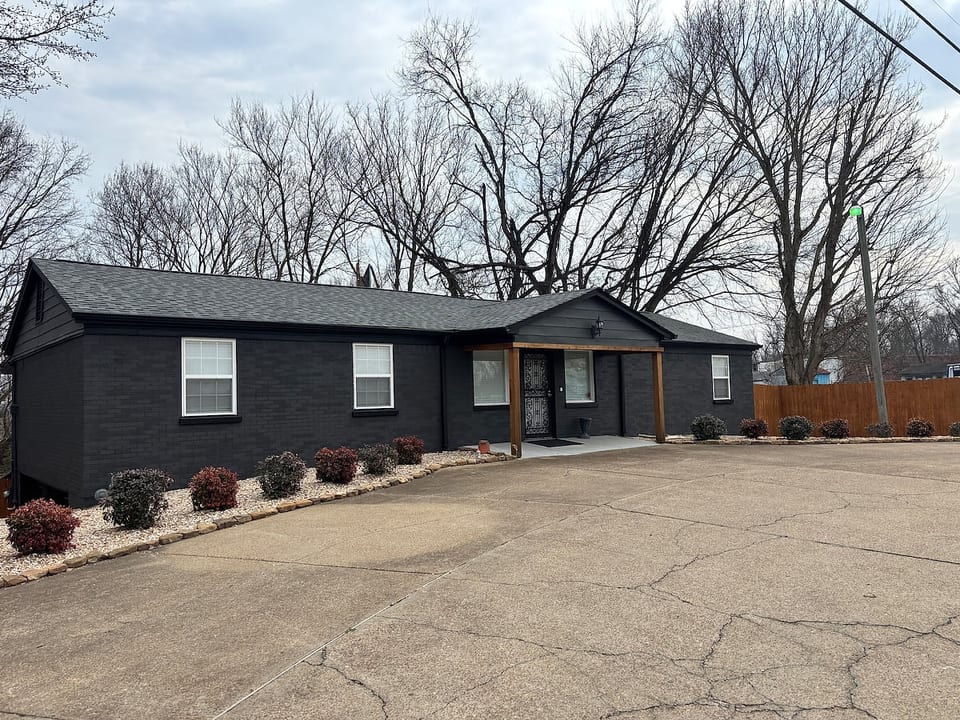Elvis, Blues & BBQ: 4BR Home Just Outside Memphis image 1