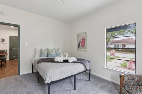 Cozy, Central & Convenient Home